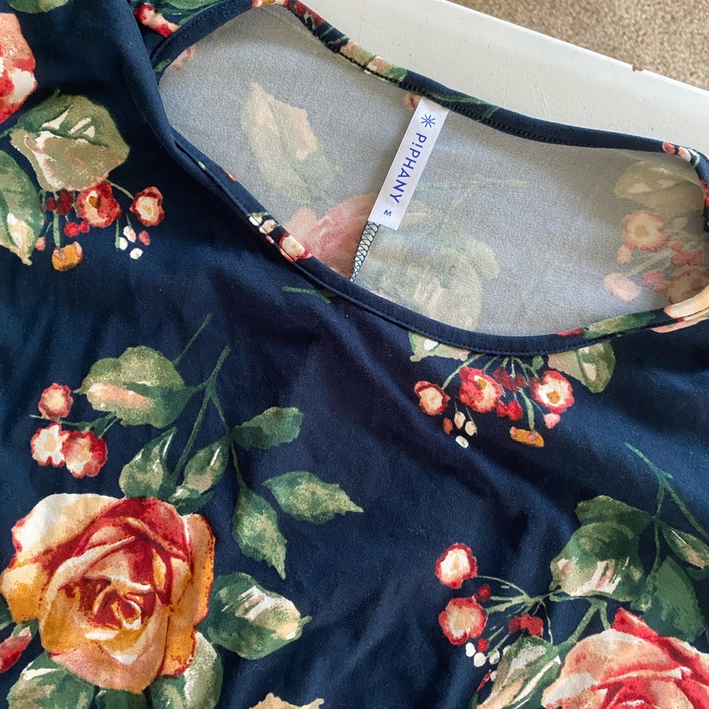 Piphany size Medium, fits more like a large